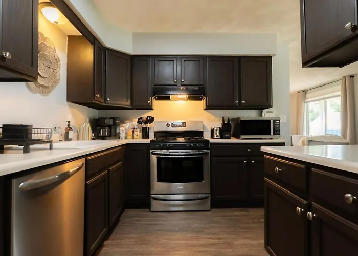The Family Haven - 3bd 3ba In East * Peoria
