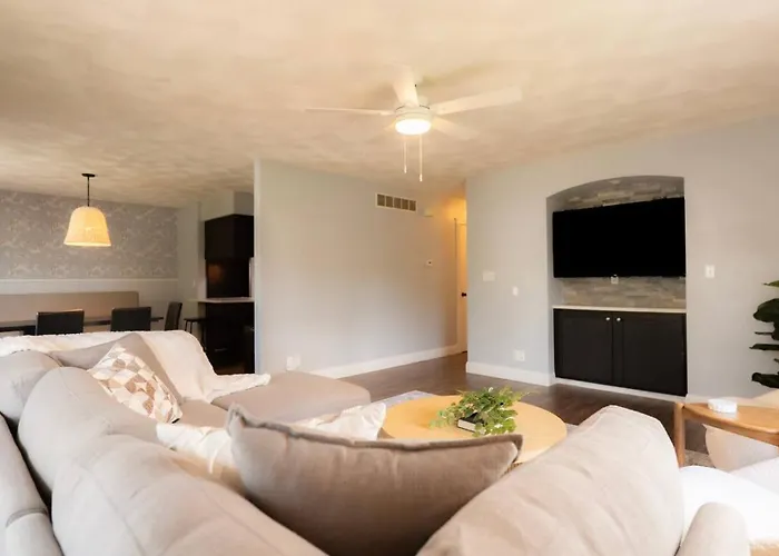 The Family Haven - 3bd 3ba In East * Peoria
