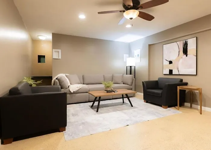 Holiday home The Family Haven - 3bd 3ba In East Peoria