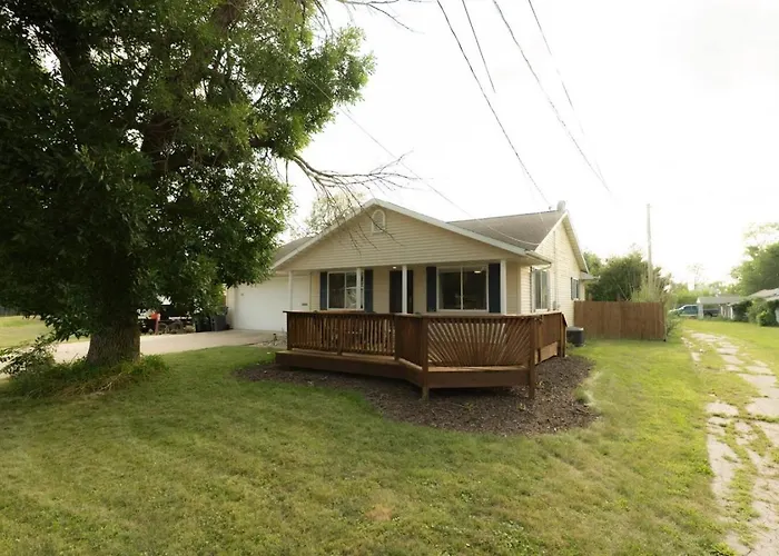 Holiday home The Family Haven - 3bd 3ba In East Peoria
